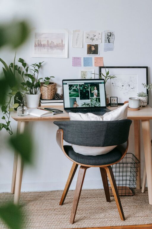 Simple Ways to Personalize Your Workspace for Better Productivity